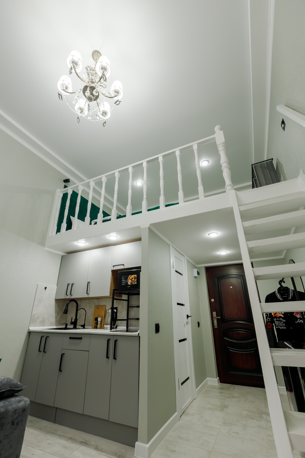 Стильные двухуровневые апартаменты в центре Самары