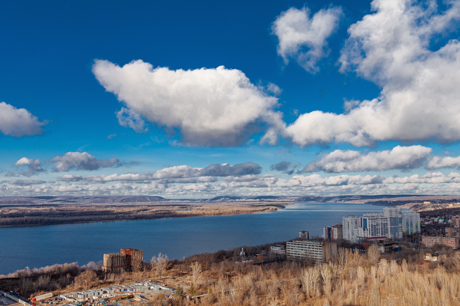 Апартаменты RentPlaza luxury с видом на Волгу