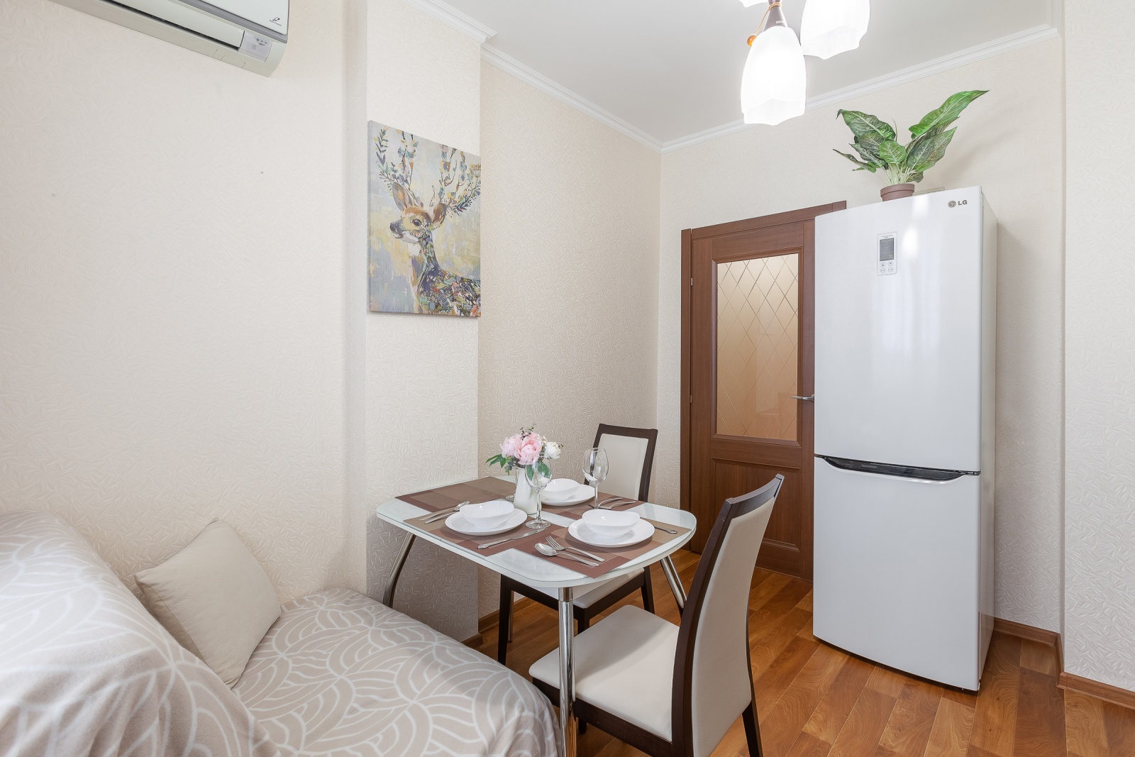 Апартаменты RentPlaza премиум класса на Революционной 3
