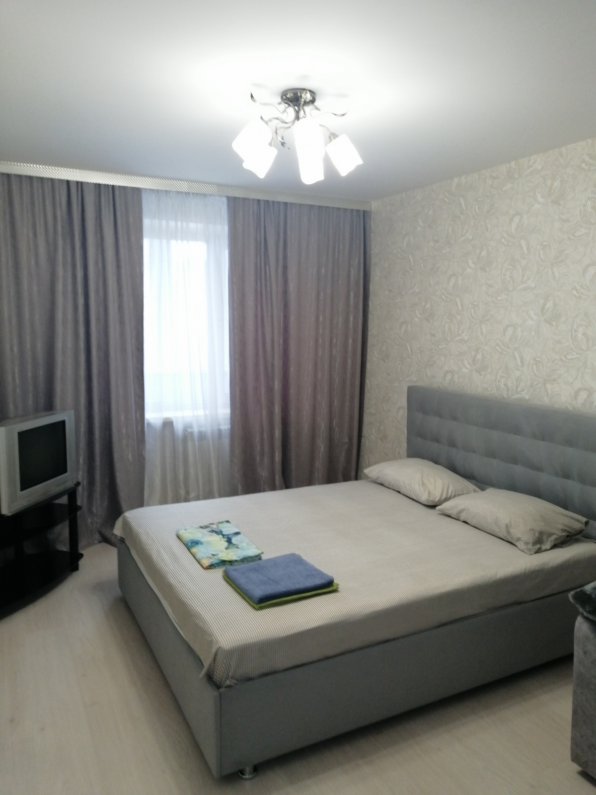 Двушка в районе Димитрова рынок Шапито