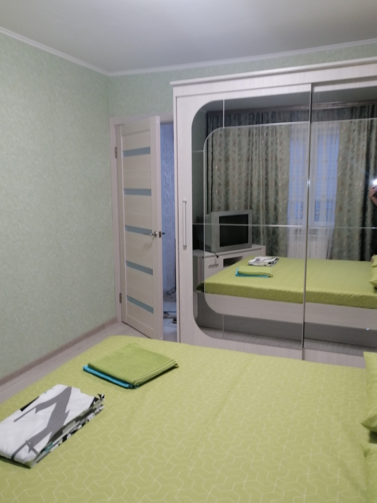 Двушка в районе Димитрова рынок Шапито