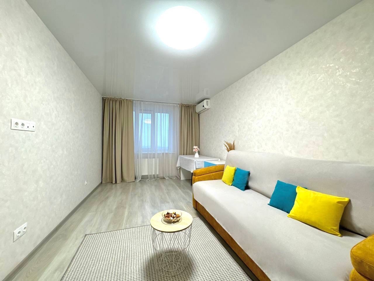 2-комнатная квартира на Революционной 101Б