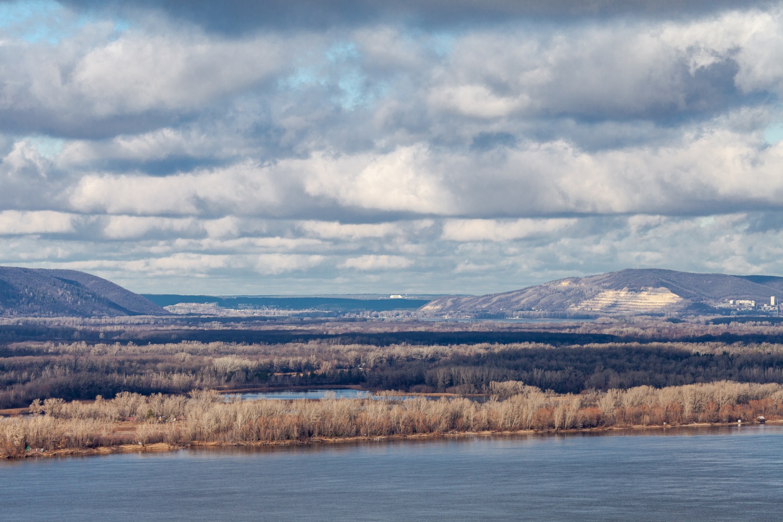 Апартаменты RentPlaza luxury с видом на Волгу