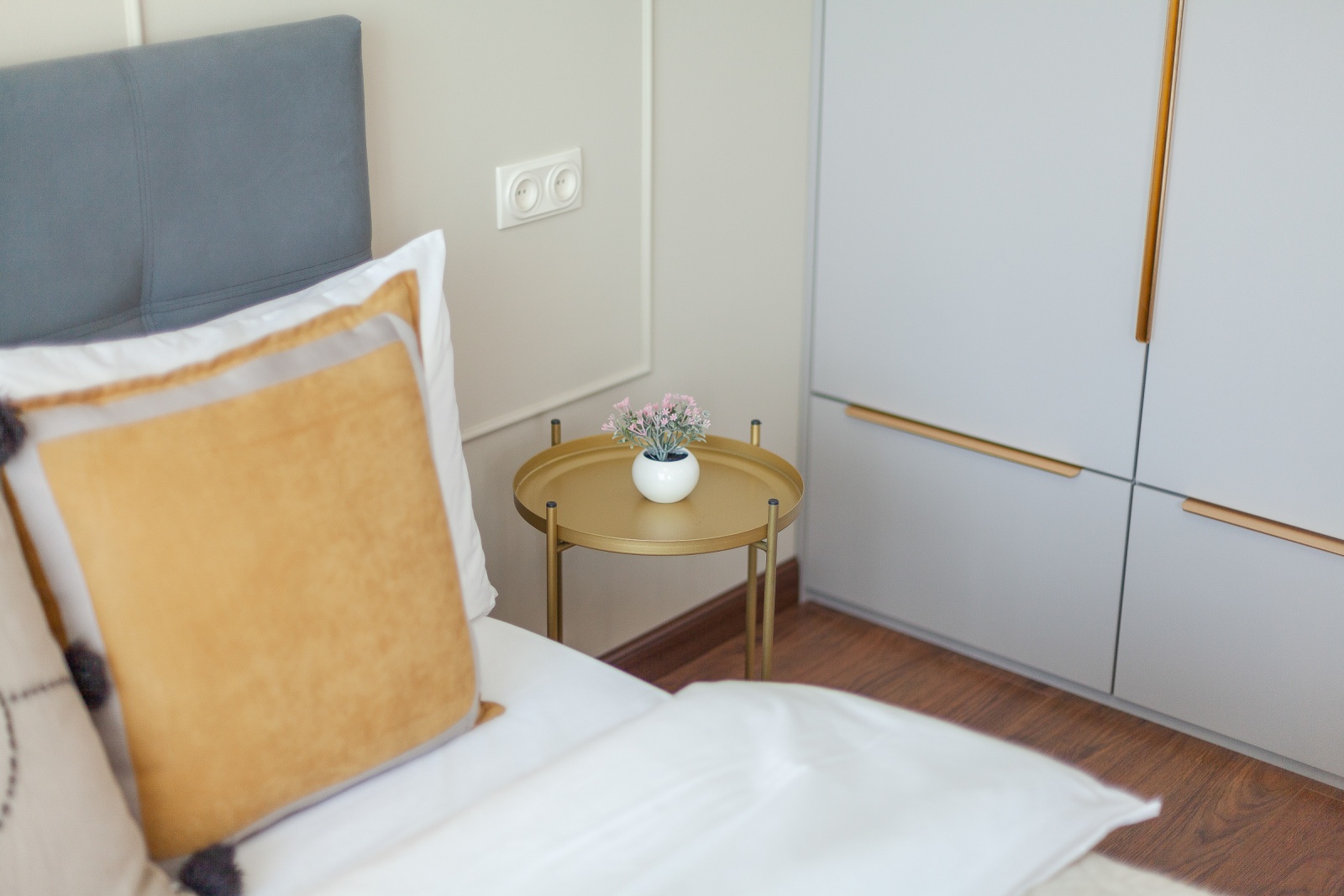 Апартаменты RentPlaza Гая 22