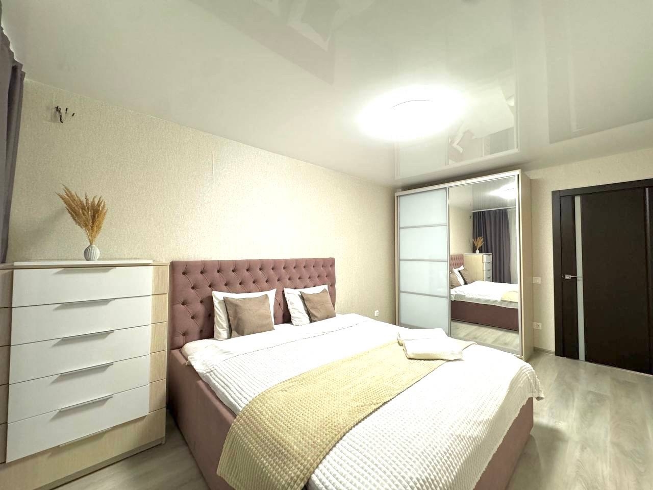 2-комнатная квартира на Революционной 101Б