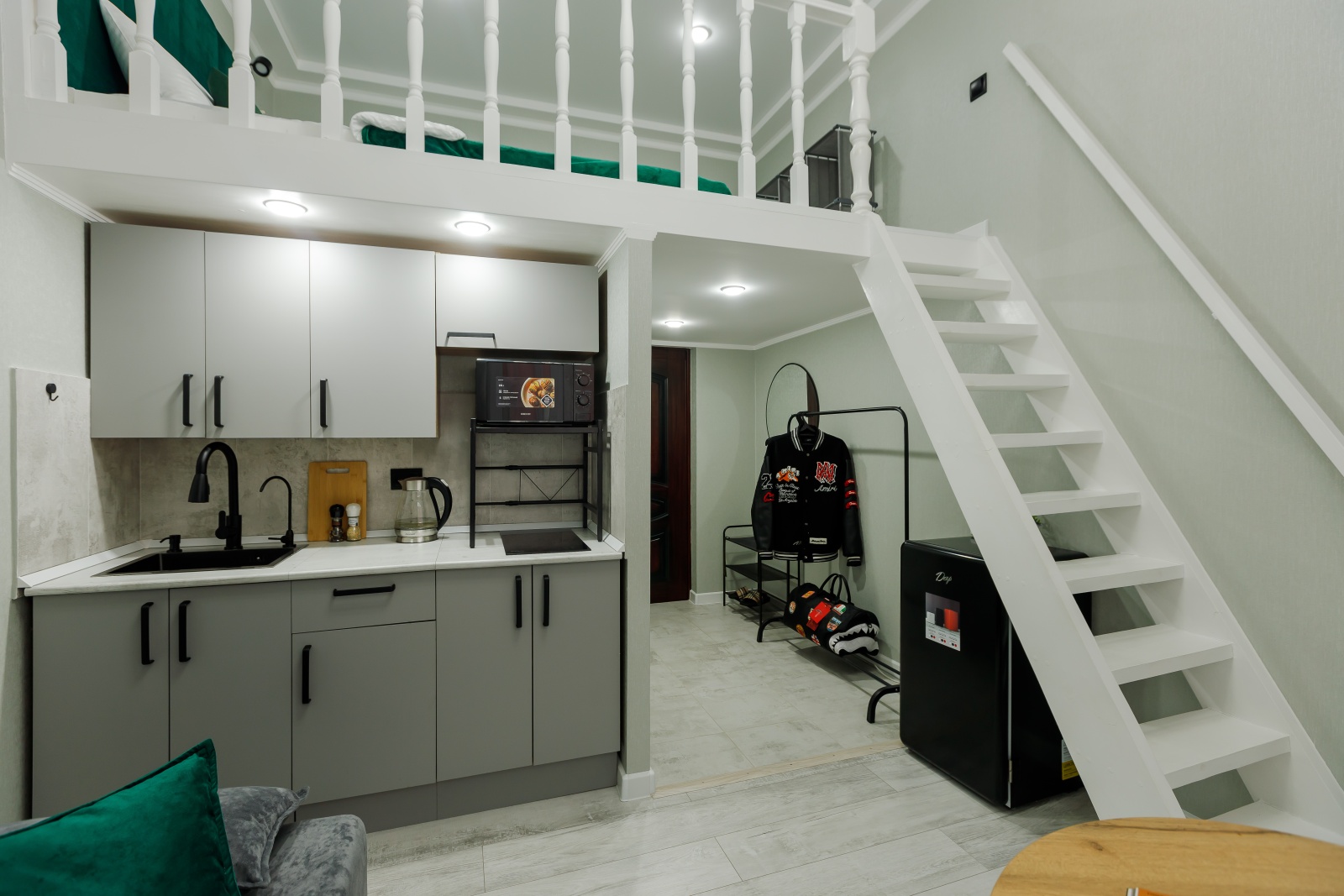 Стильные двухуровневые апартаменты в центре Самары