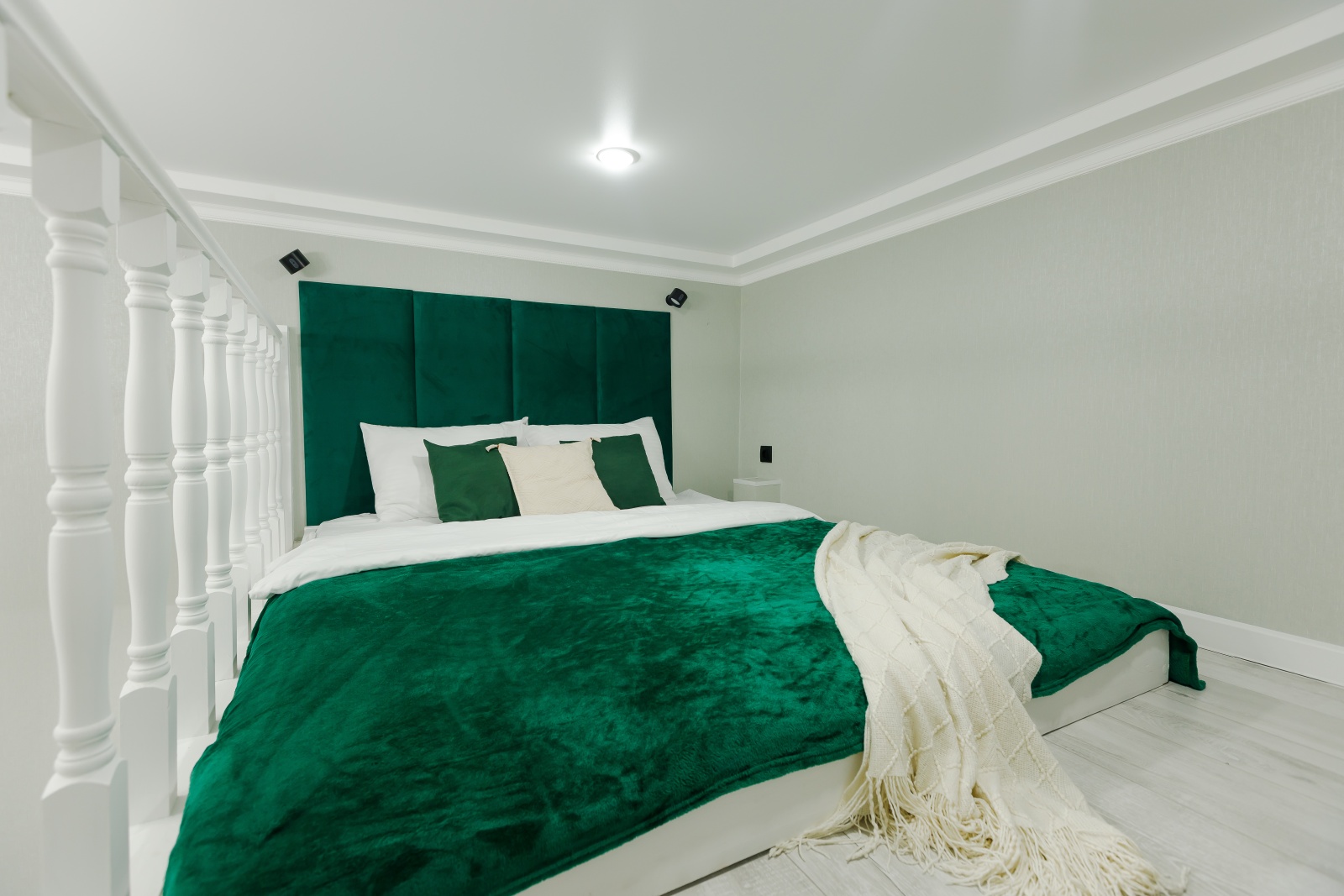 Стильные двухуровневые апартаменты в центре Самары