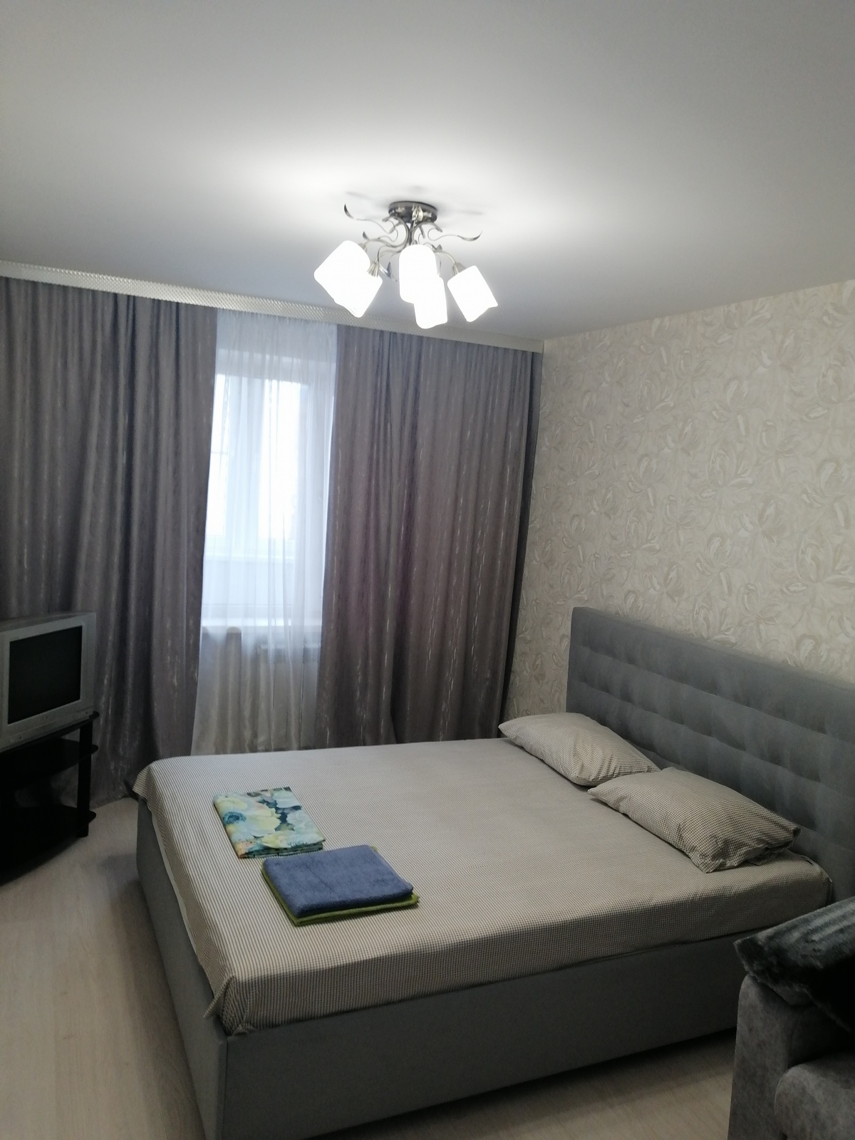 Двушка в районе Димитрова рынок Шапито