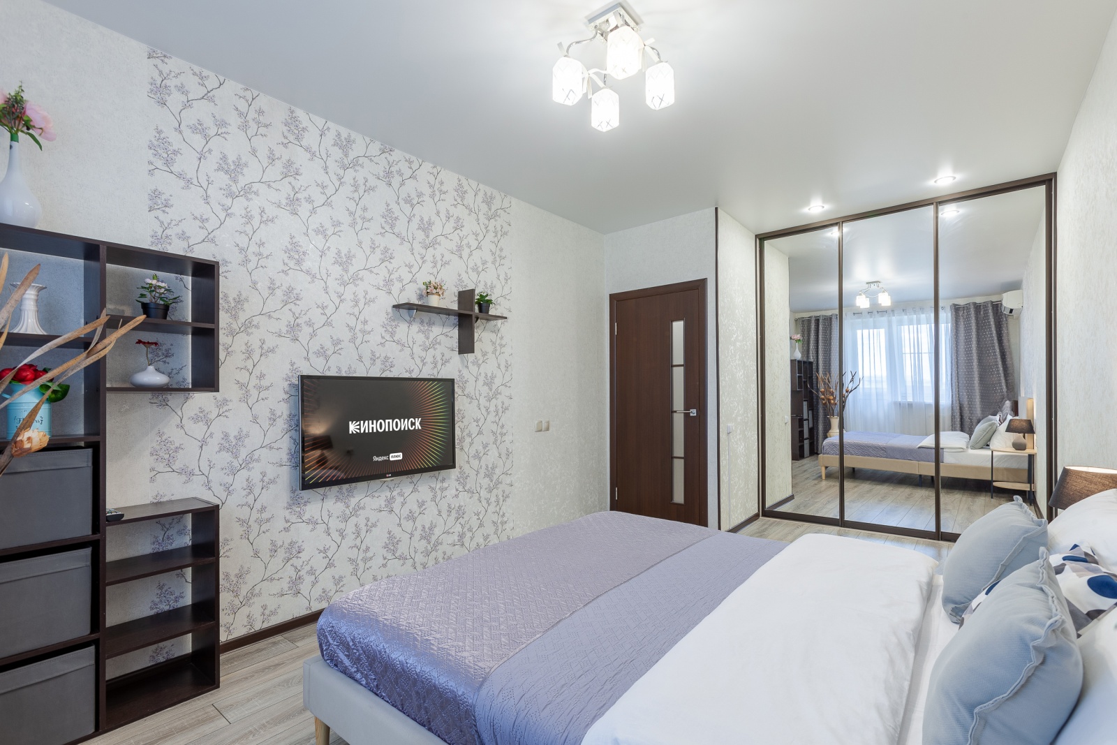 Апартаменты RentPlaza с большой ванной на Шверника 15