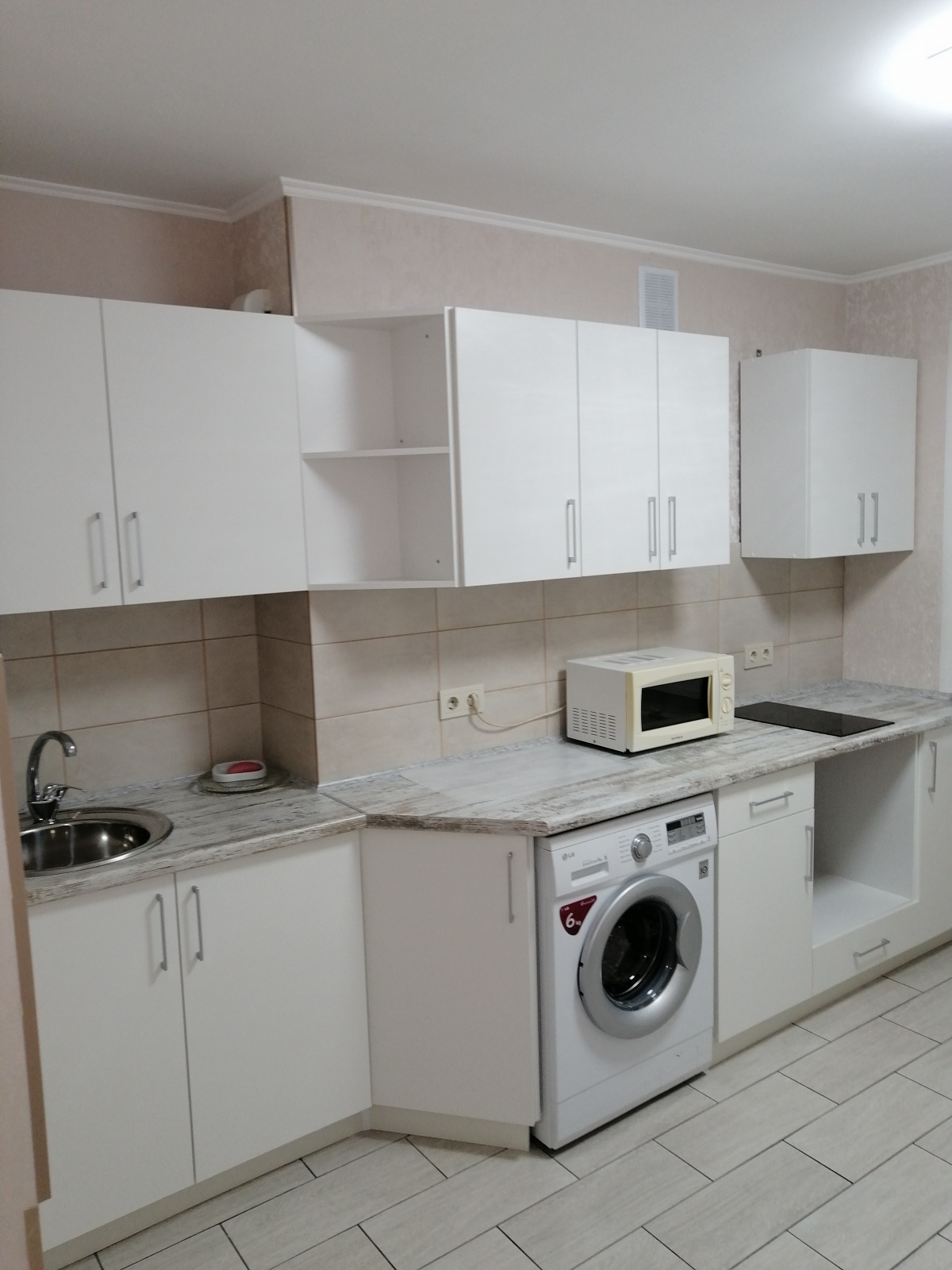 Двушка в районе Димитрова рынок Шапито