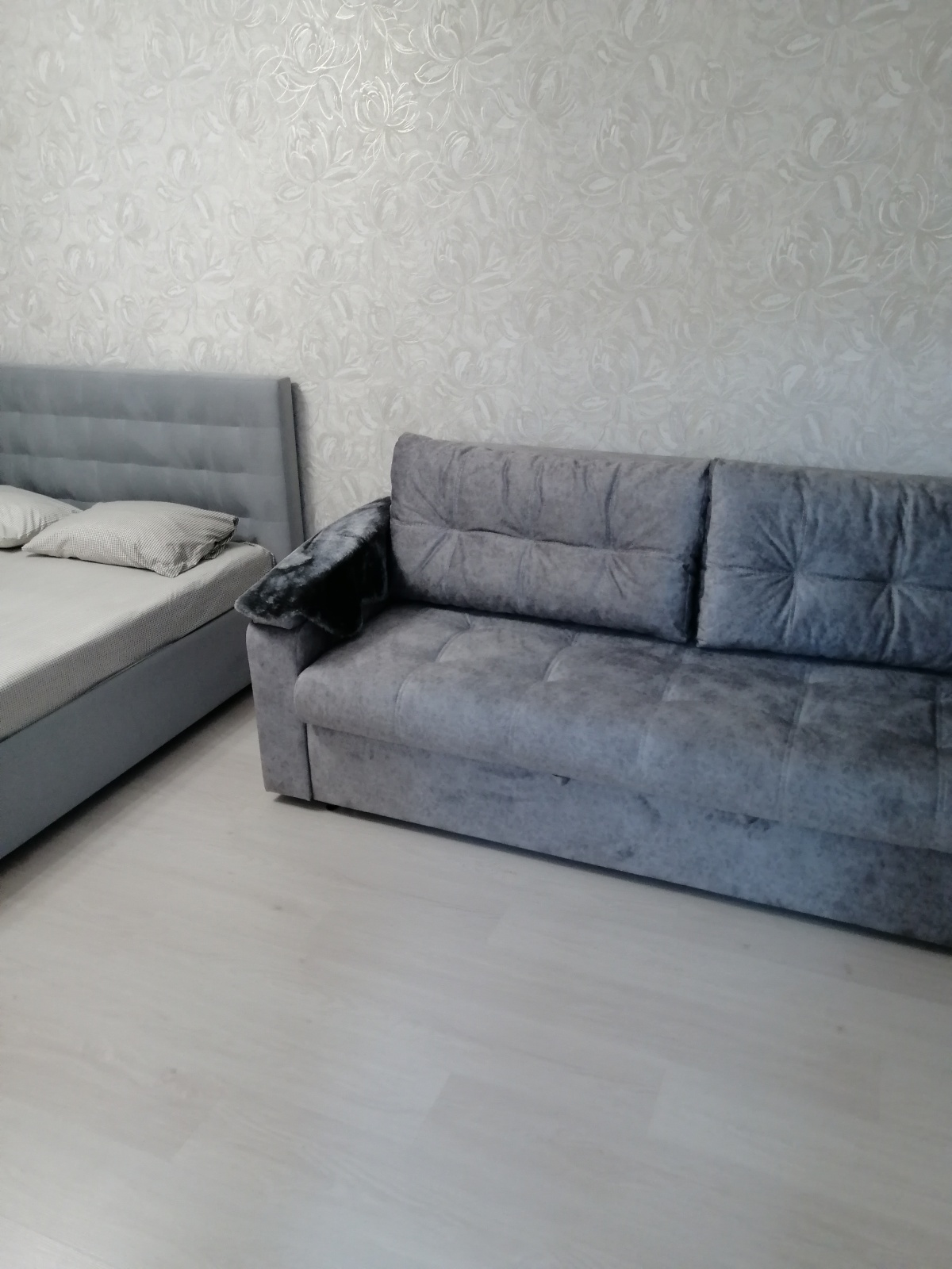 Двушка в районе Димитрова рынок Шапито